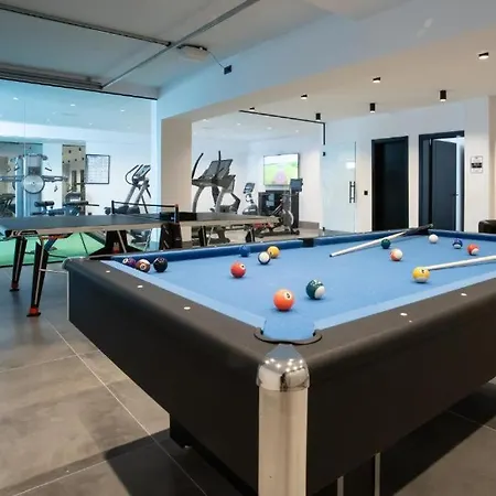 7 Bedroom - By Apricus Holidays * אדחה