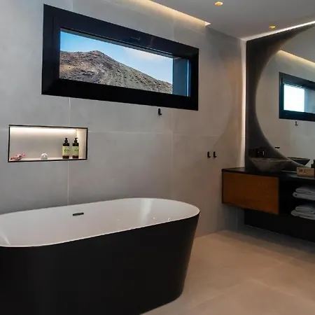 7 Bedroom - By Apricus Holidays Villa Costa Adeje (Tenerife)