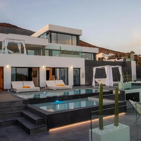7 Bedroom - By Apricus Holidays * Costa Adeje (Tenerife)