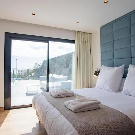 7 Bedroom - By Apricus Holidays Villa *