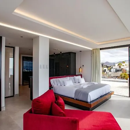 7 Bedroom - By Apricus Holidays *