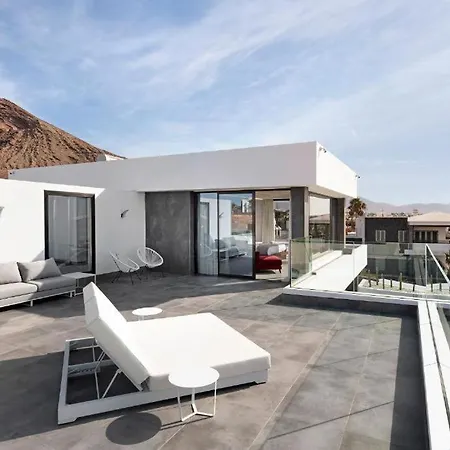 7 Bedroom - By Apricus Holidays