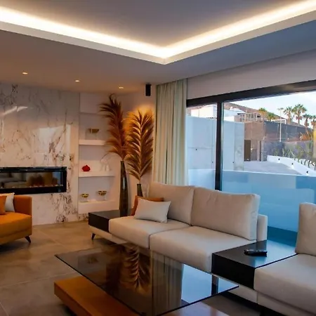 Villa 7 Bedroom - By Apricus Holidays *