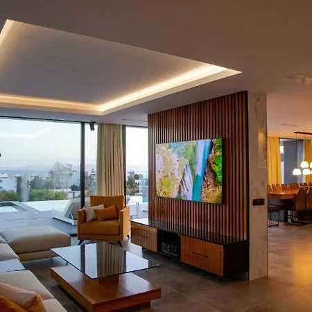 7 Bedroom - By Apricus Holidays Villa *